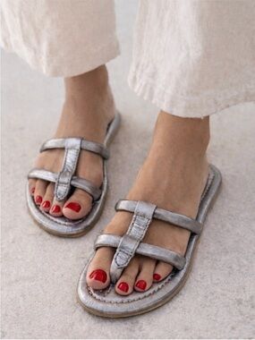 Free People Hadden silver metallic sandals Size 9.5